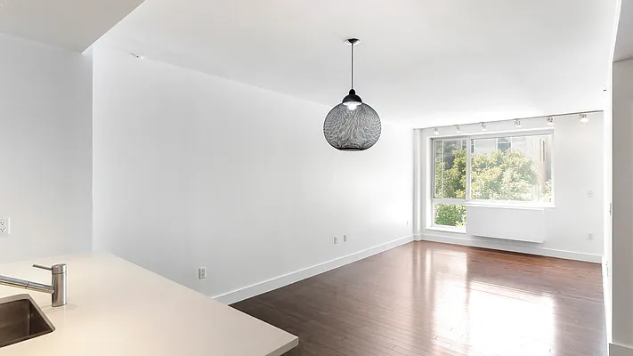 Rented by Bizzarro Agency | media 15