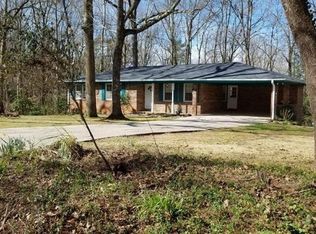149 W Lake Dr, Roswell, GA 30075