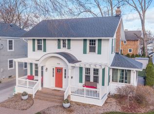 908 Lakeside Dr SE, East Grand Rapids, MI 49506