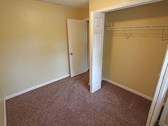 5th image of 3043 Redmond Ave