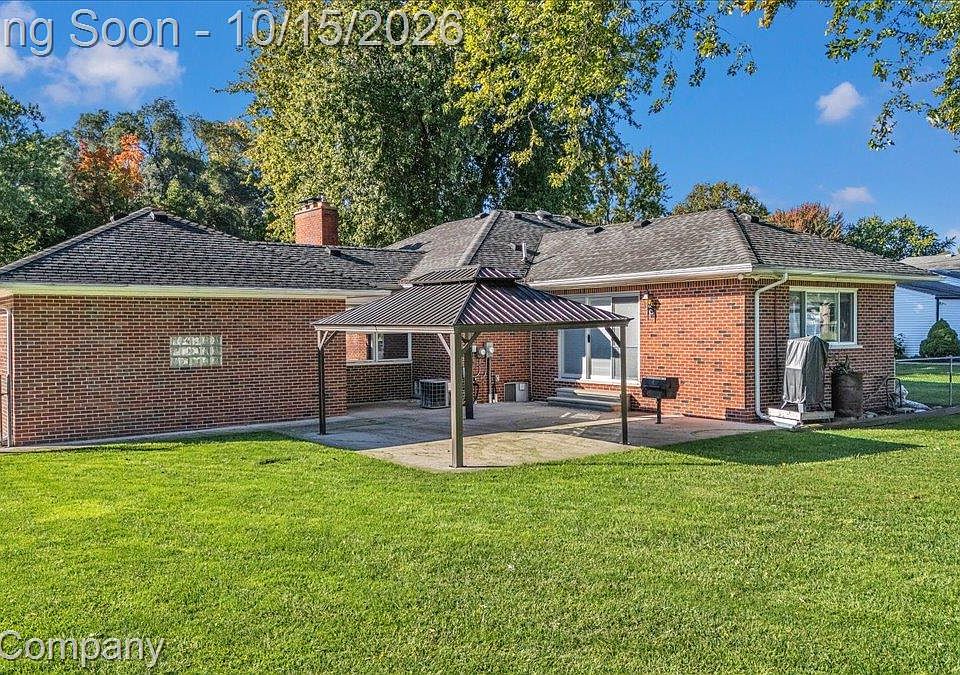 22831 Ulrich St, photo 12