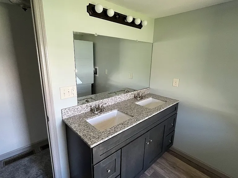 36 N Lee St — Photo 10