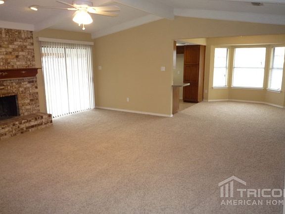 4th image of 901 W Embercrest Dr