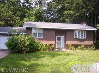 3443 Maple Grove Rd, Norton Shores, MI 49441