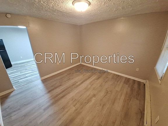 2nd image of 1526 E Gimber St