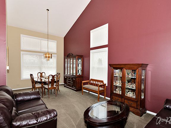 3rd image of 2070 Arapaho Dr
