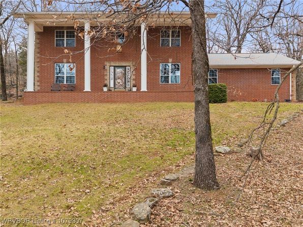904 River Overlook Loop, Van Buren, AR 72956