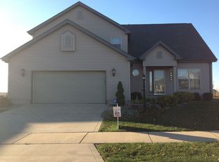 1915 Trails Dr, Urbana, IL 61802