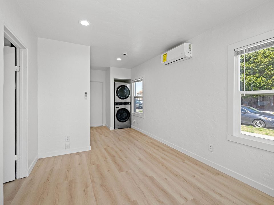 1st image of 4630 32nd St