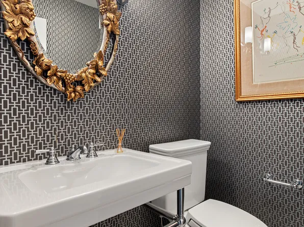 350 East 72nd Street image 7 of 7