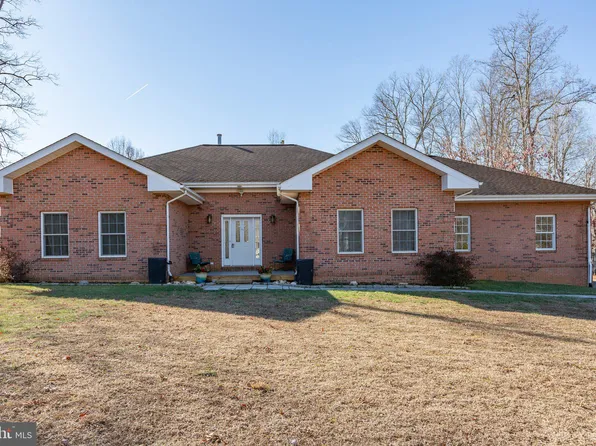 24330 Oak Forest Dr, Rapidan, VA 22733