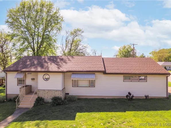 209 N Grand Ave, Eldon, MO 65026