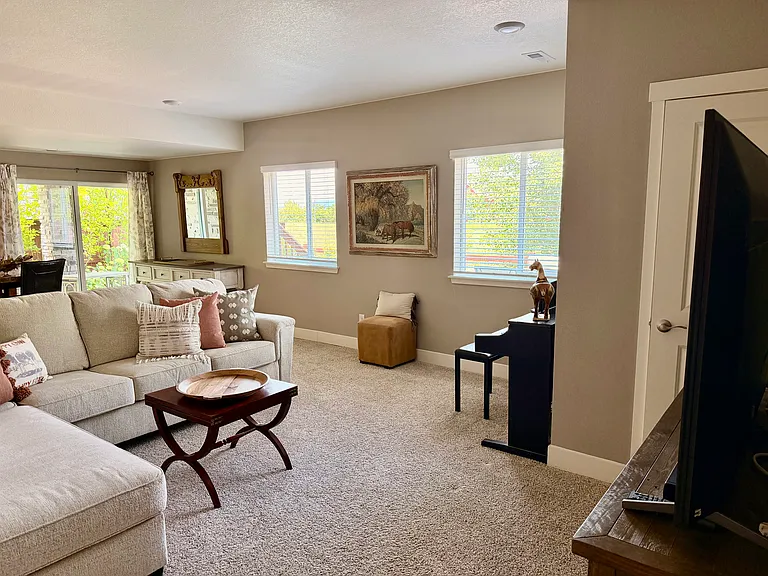 1820 Hydrangea Dr — Photo 21