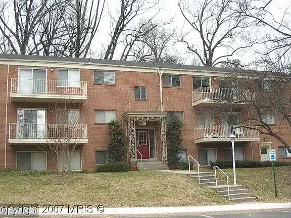 3rd image of 10696 Weymouth St #W4