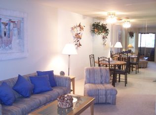 751 N Los Felices Cir W UNIT M210, Palm Springs, CA 92262