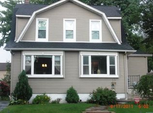 5 Roosevelt Ave, Westwood, NJ 07675