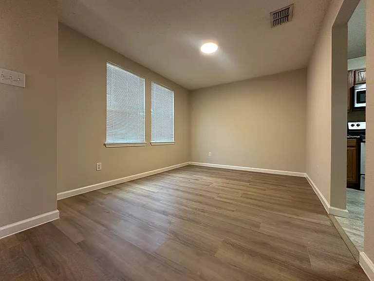 1316 Willow Tree Dr — Photo 13