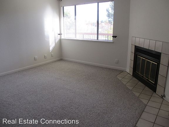 3rd image of 431 Northlake Dr APT 55
