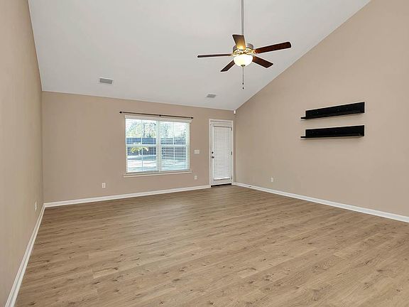 4th image of 112 Coral Dr