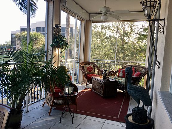 Rear Lanai looking east.