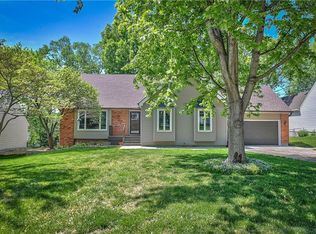 6302 N Askew Ave, Gladstone, MO 64119