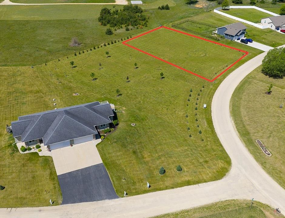 1st image of 71 Country Club Dr