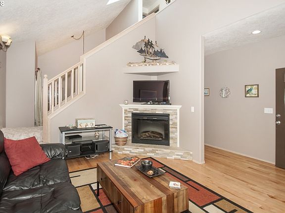 5th image of 5640 Palisades Dr