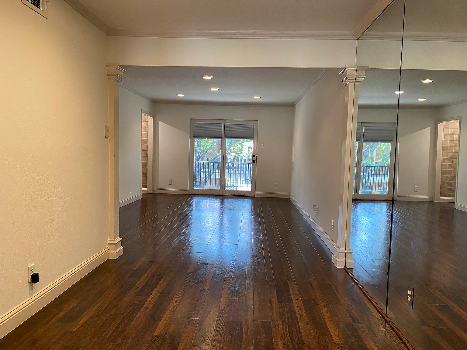 4211 Newton Ave — Photo 2