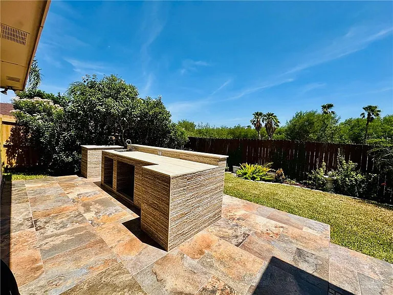 4104 San Roman St — Photo 33