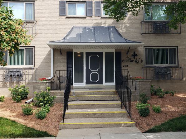 233 Milwaukee Ave E #201