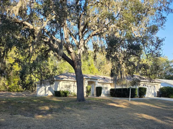 8529 N Titleist Dr, Citrus Springs, FL 34434