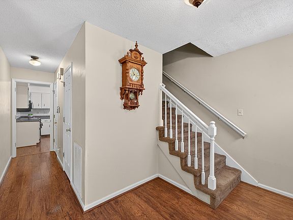 5th image of 105 Quail Dr