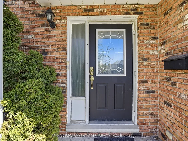 3905 Old Orchard Way — Photo 3