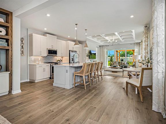 2nd image of 419 VERONA WAY