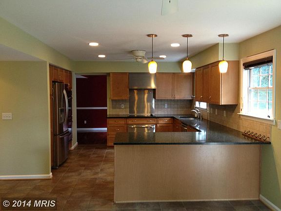 4th image of 1313 Seabright Dr