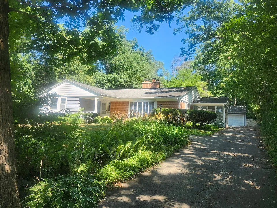 25 Larkin St