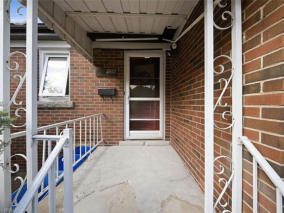 4th image of 138 W 23rd St
