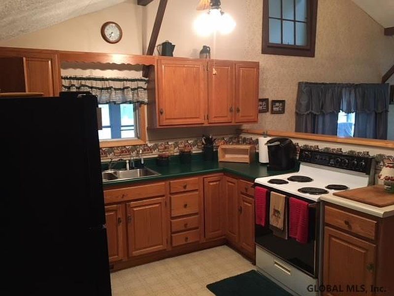 5th image of 401 SPICER Lane