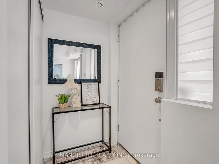 7 Applewood Ln #228 — Photo 4