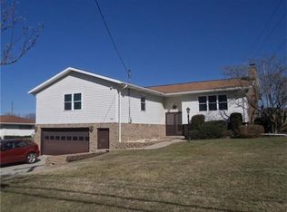 1006 4th St, Charleroi, PA 15022