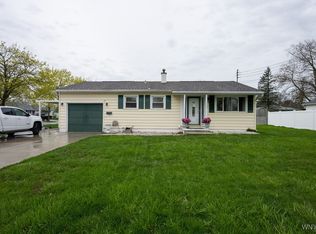 124 Roosevelt Dr, Lockport, NY 14094