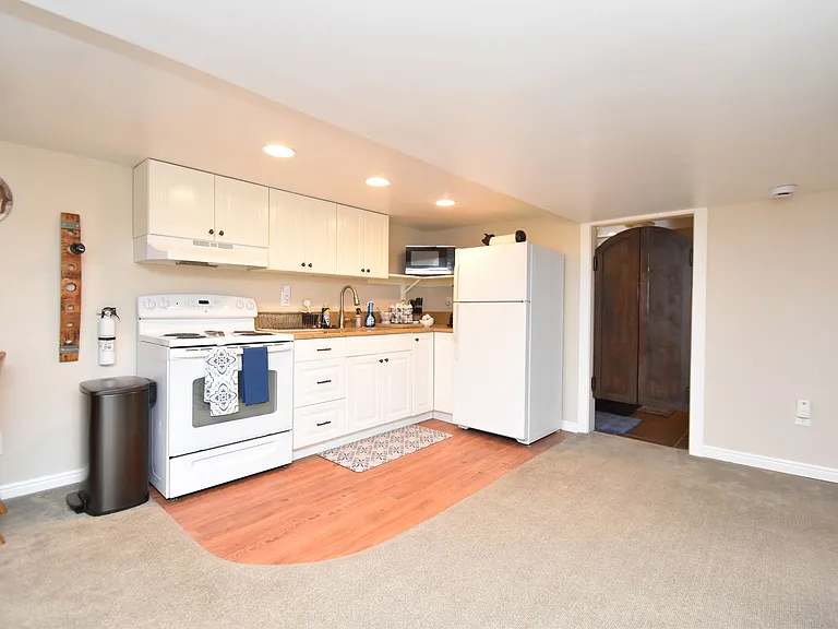 2689 E Barbey Dr — Photo 4