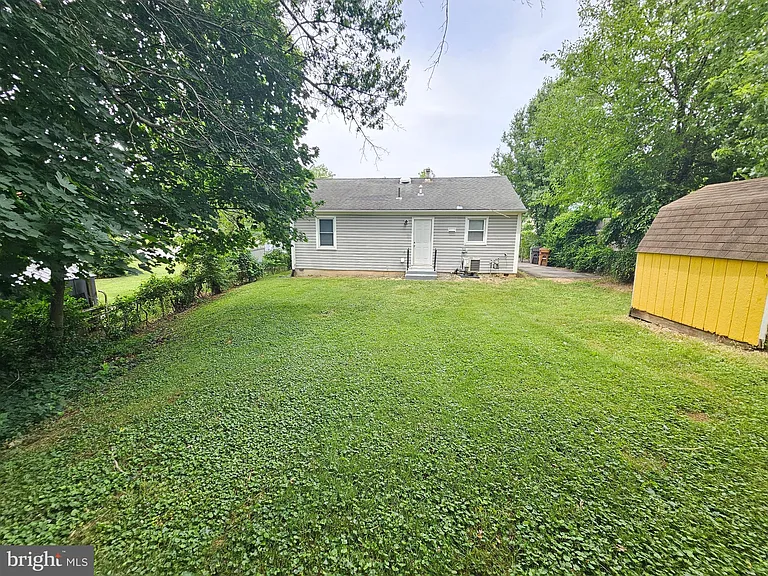 603 Pinewood Rd — Photo 32