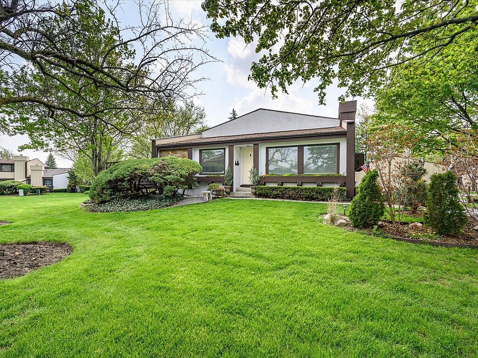 1st image of 12 Tanglewood Ct