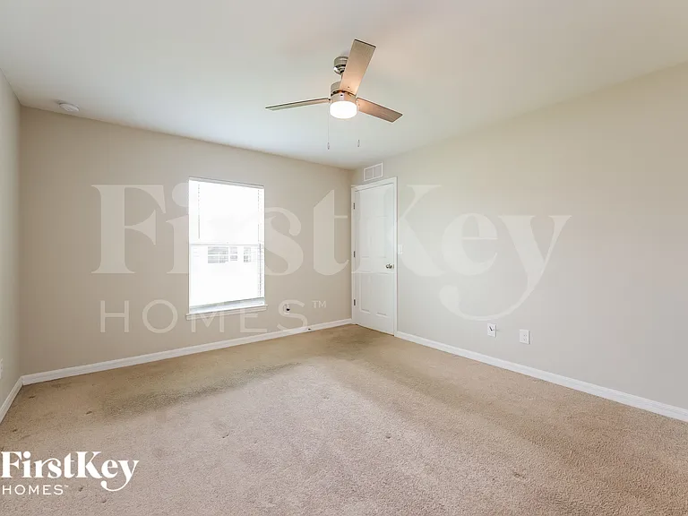 2212 NW 9th St — Photo 9