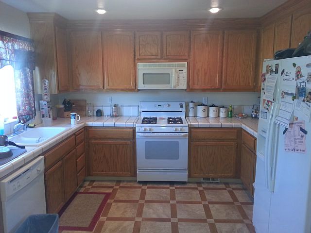 2nd image of 695 San Vicente Dr