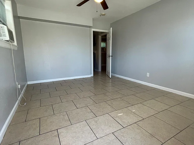 713 S Salcedo St #1 — Photo 2
