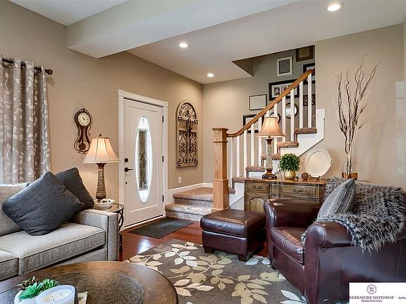 3rd image of 1517 Bellevue Blvd N