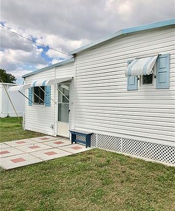 3rd image of 5430 Forest Park Dr