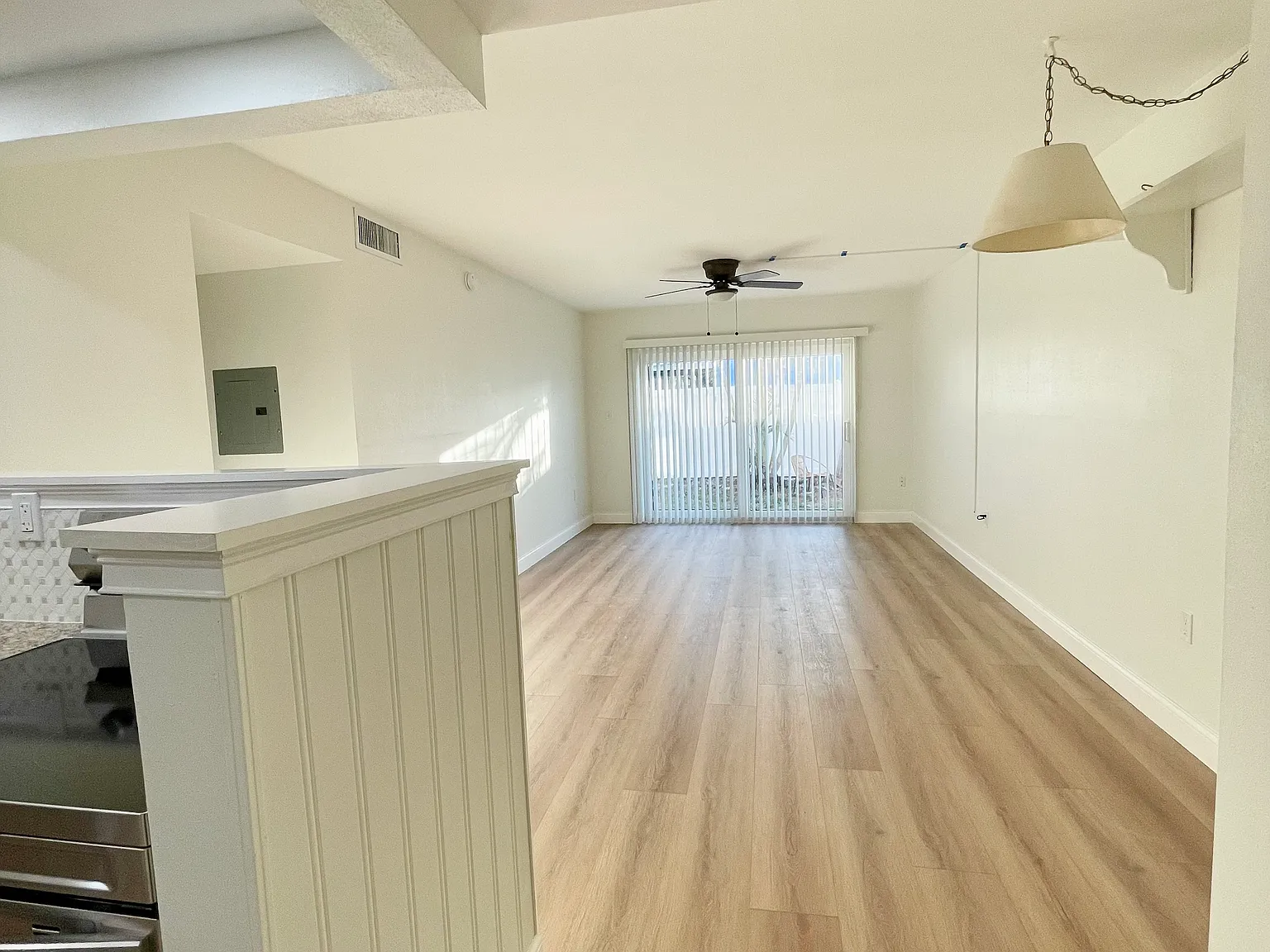 2 bed, 790 sqft, $1,800 — Photo 3